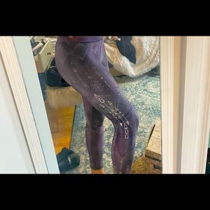 Beautiful purple Yoga/ workout leggings!